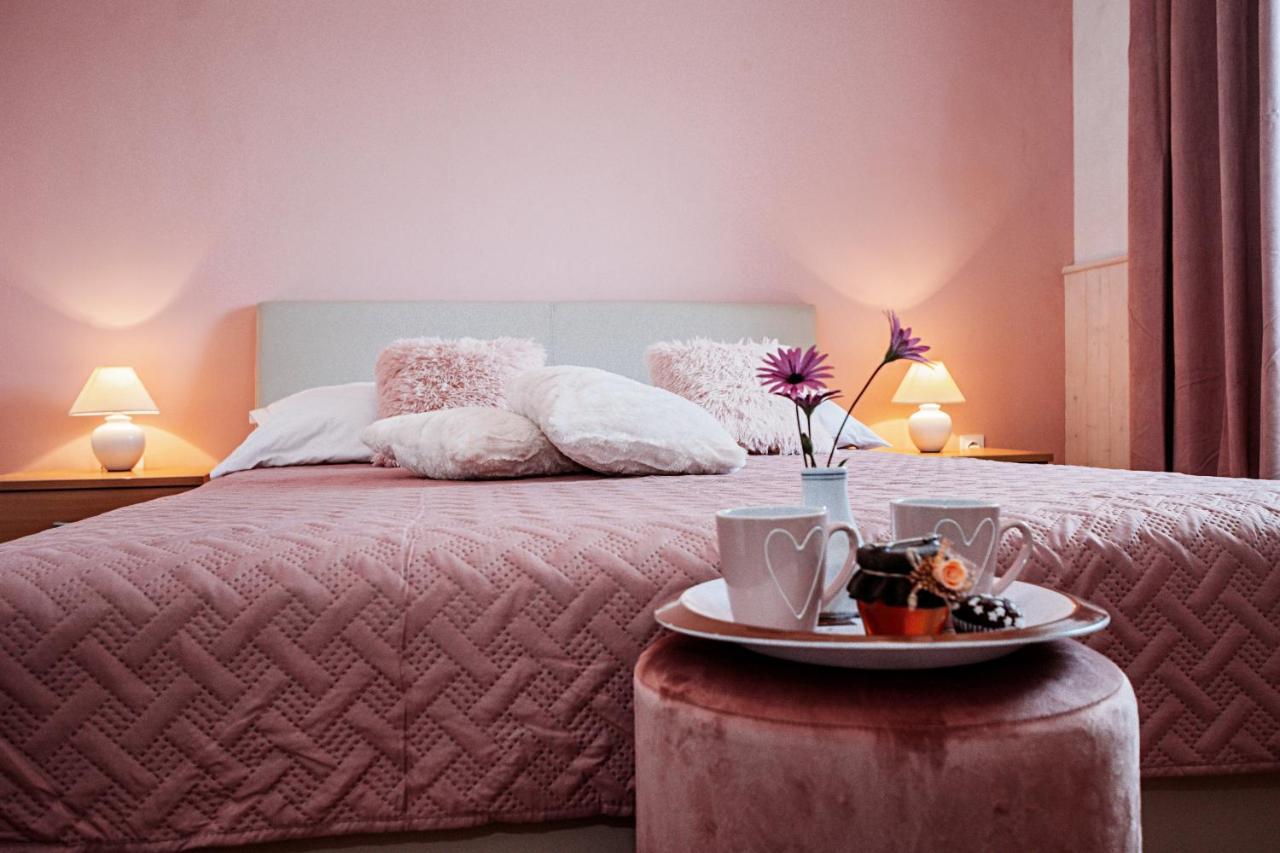Rooms Emilija Božava Eksteriør bilde