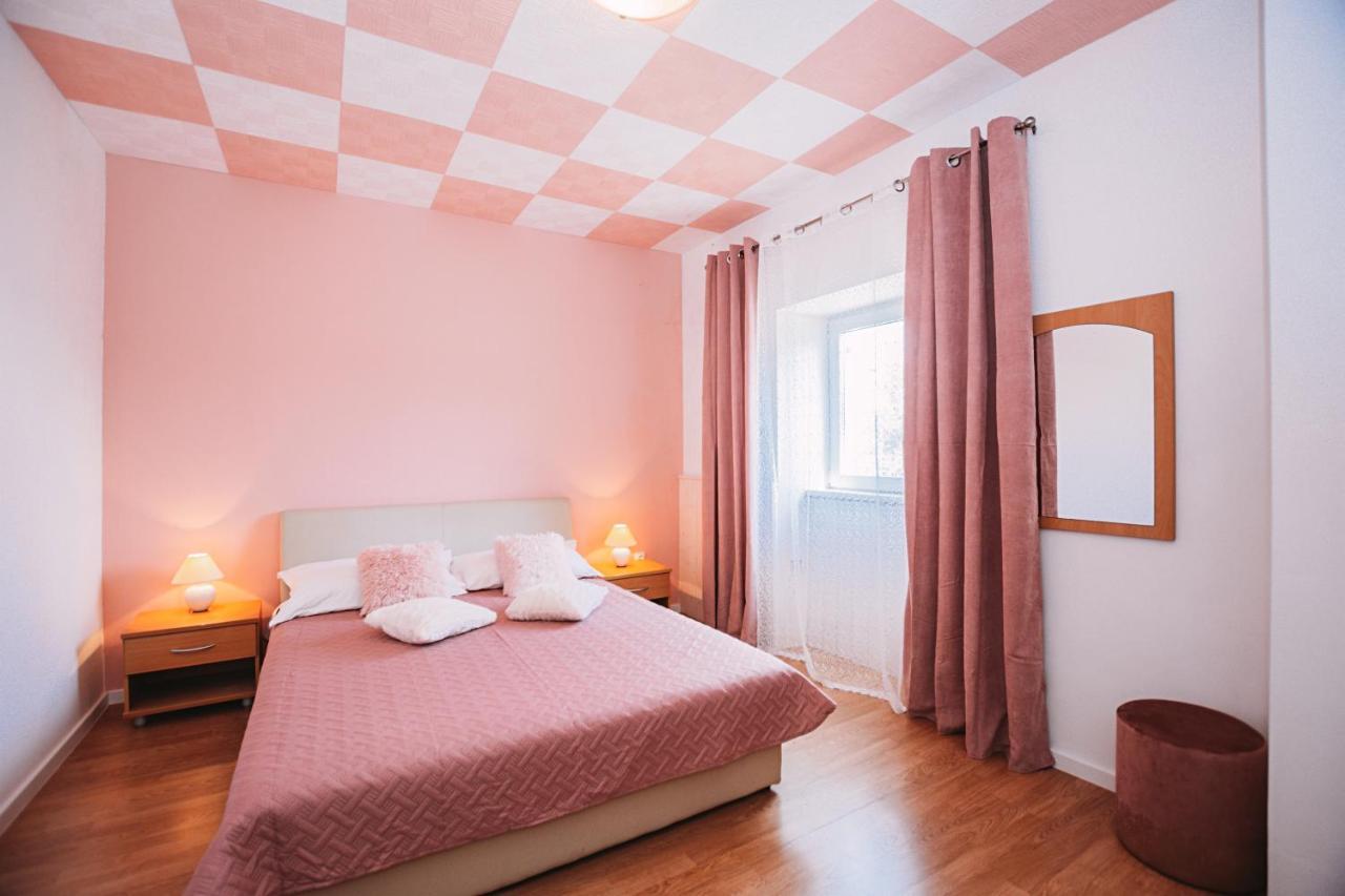 Rooms Emilija Božava Eksteriør bilde