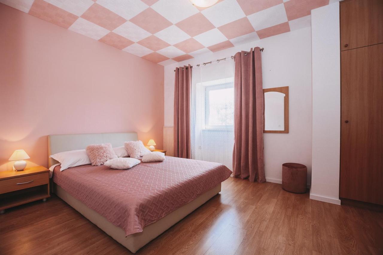 Rooms Emilija Božava Eksteriør bilde