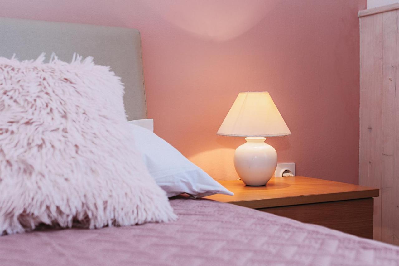 Rooms Emilija Božava Eksteriør bilde
