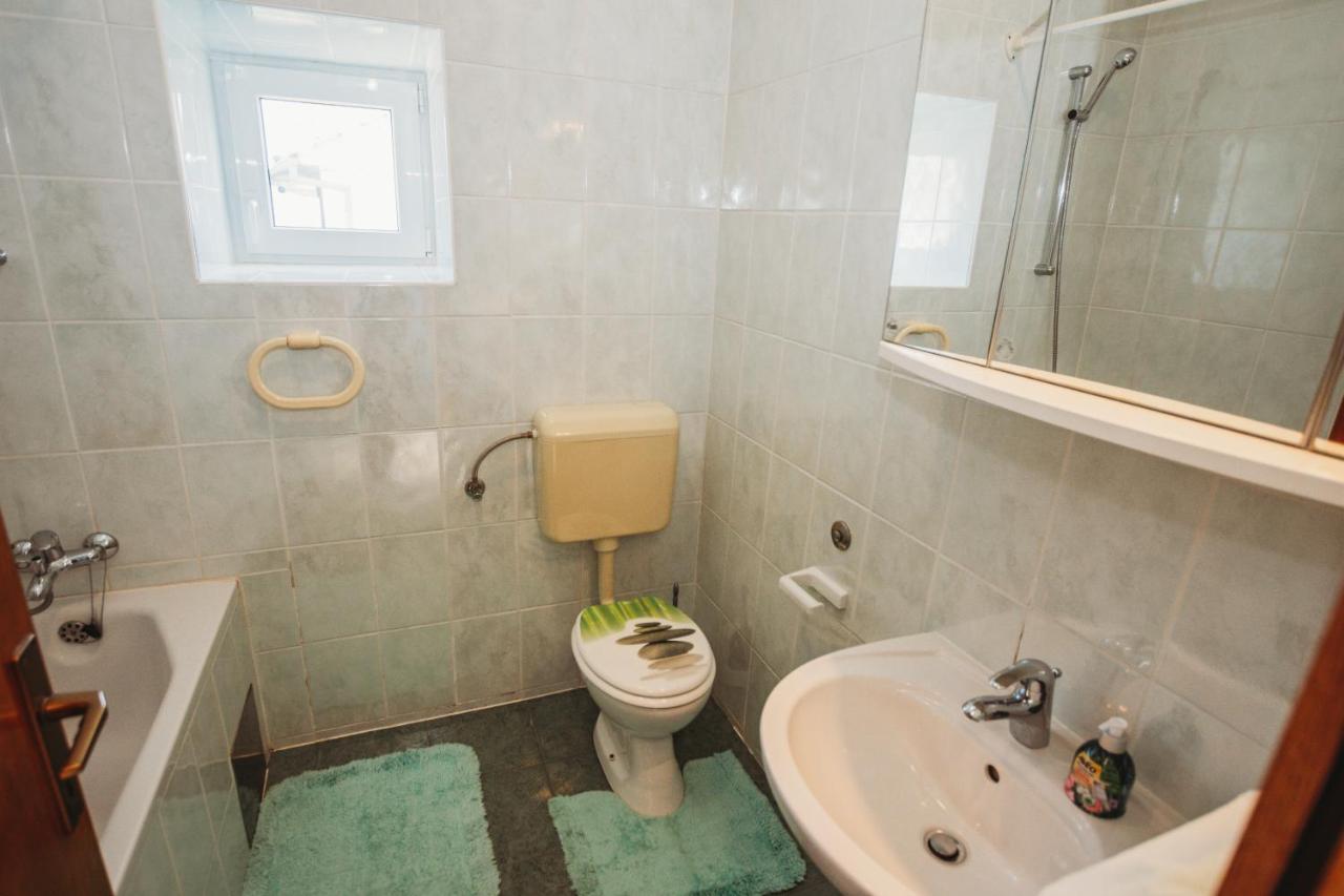Rooms Emilija Božava Eksteriør bilde